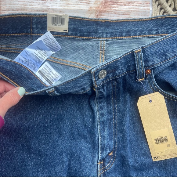 New Men’s Levi’s Jeans Size 38- 550 Relaxed - Picture 4 of 7